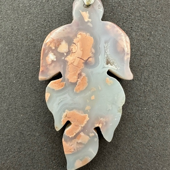 Pink/Cotton Candy Agate Leaf Pendant on Silver Copper Chain - Picture 3 of 10